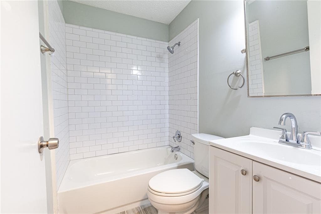 3 bedroom, 2 bathroom, 1,215 sq ft single family residence for rent at 2971 Stratford Arms Drive, Chamblee, GA 30341 for $2,150 a month — photo 8