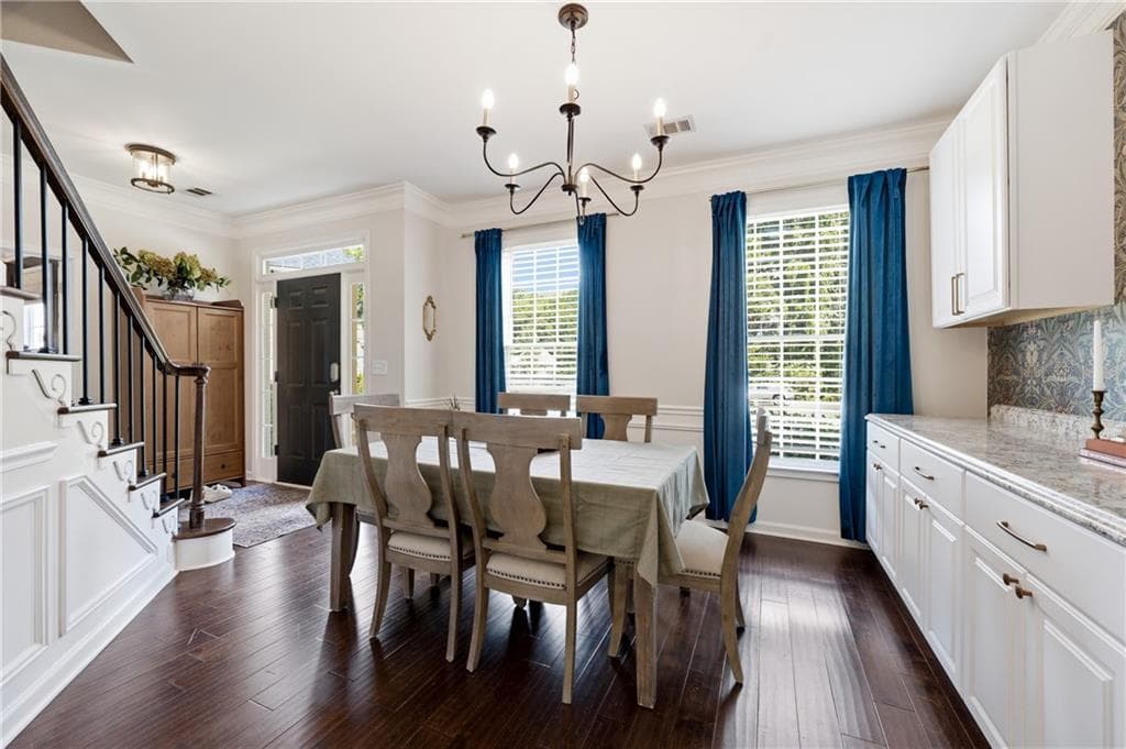 4 bedroom, 3 bathroom, 1,976 sq ft single family residence under contract at 5508 Southlands Court, Woodstock, GA 30188 — photo 4
