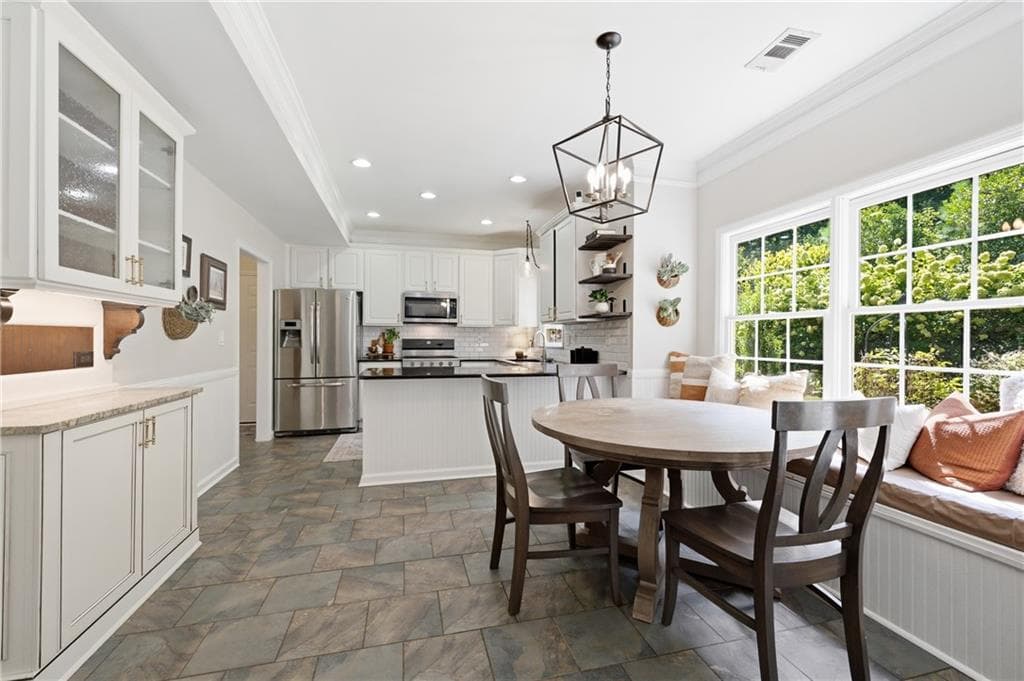 4 bedroom, 3 bathroom, 1,976 sq ft single family residence under contract at 5508 Southlands Court, Woodstock, GA 30188 — photo 8