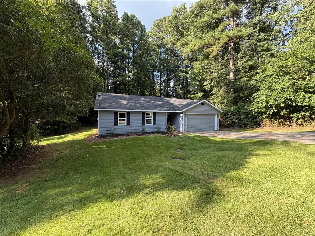 3 bedroom, 2 bathroom, 1,419 sq ft single family residence under contract at 613 Blue Flag Lane, Fairburn, GA 30213 — photo 3
