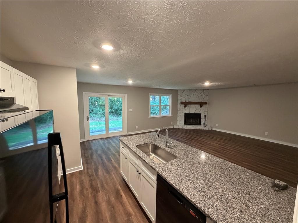 3 bedroom, 2 bathroom, 1,419 sq ft single family residence under contract at 613 Blue Flag Lane, Fairburn, GA 30213 — photo 10
