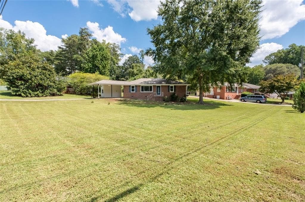 3 bedroom, 3 bathroom, 1,125 sq ft single family residence for rent at 208 SE Yancy Drive, Marietta, GA 30067 for $2,100 a month — photo 2