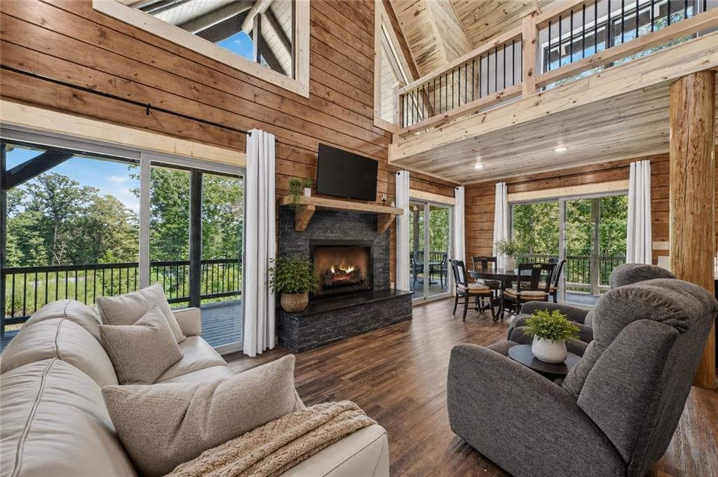 2 bedroom, 2 bathroom, 2,136 sq ft single family residence for sale at 196 N Jakes Landing Way, Ellijay, GA 30540 — photo 6