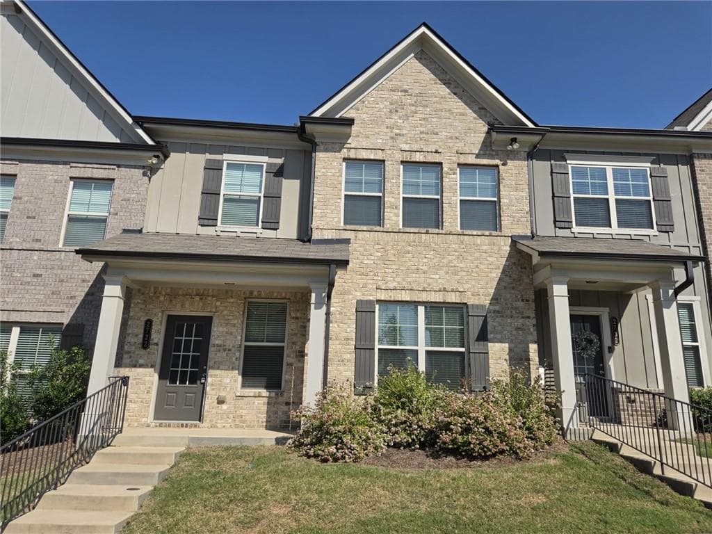 3 bedroom, 3 bathroom, 2,294 sq ft townhouse for rent at 2722 Pearl Ridge Trace, Buford, GA 30519 for $2,200 a month — photo 1 of 20