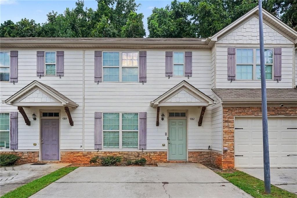 2 bedroom, 3 bathroom, 1,440 sq ft townhouse under contract at 4382 Stone Gate Way 103, East Point, GA 30344