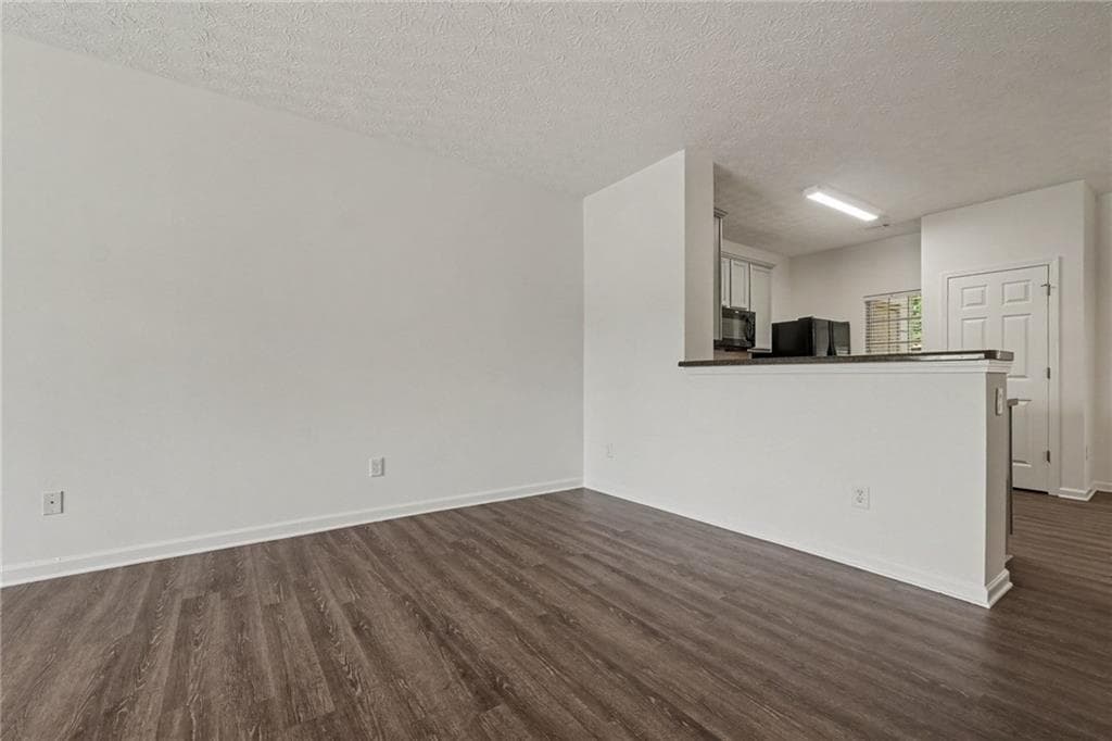 2 bedroom, 3 bathroom, 1,440 sq ft townhouse under contract at 4382 Stone Gate Way 103, East Point, GA 30344 — photo 3