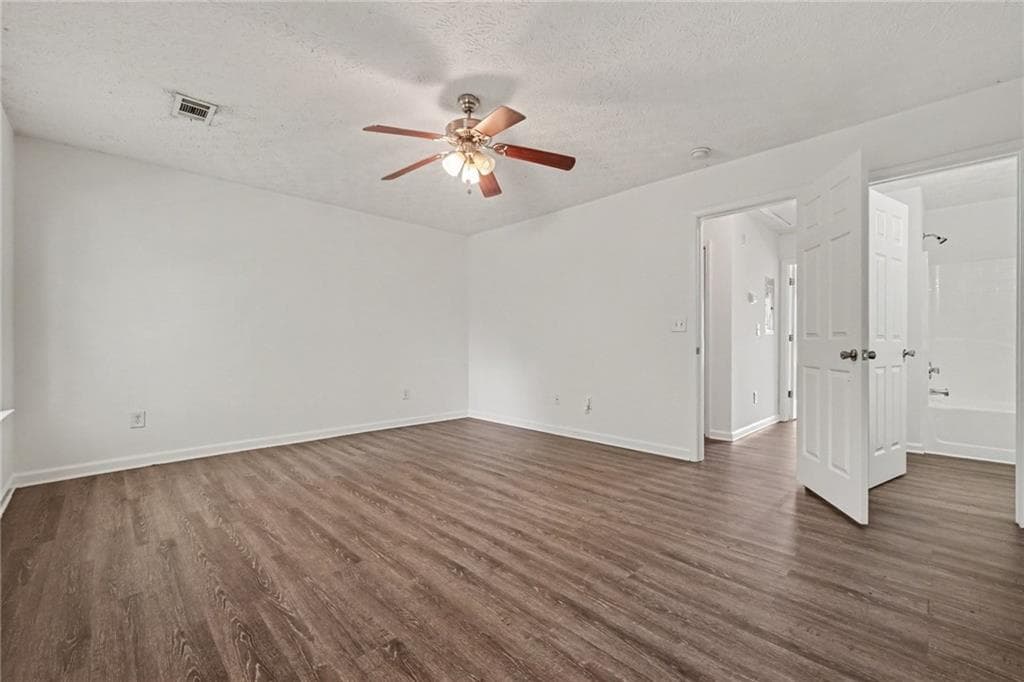 2 bedroom, 3 bathroom, 1,440 sq ft townhouse under contract at 4382 Stone Gate Way 103, East Point, GA 30344 — photo 4