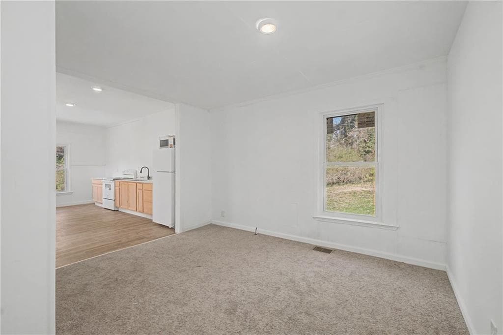 3 bedroom, 2 bathroom, 1,190 sq ft single family residence under contract at 349 Ross Street, Rome, GA 30161 — photo 8