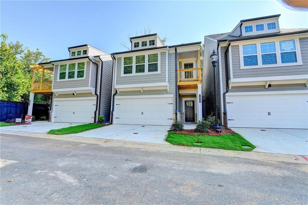 3 bedroom, 3 bathroom, 2,108 sq ft townhouse for sale at 1809 Belmore Street, Smyrna, GA 30080 — photo 2