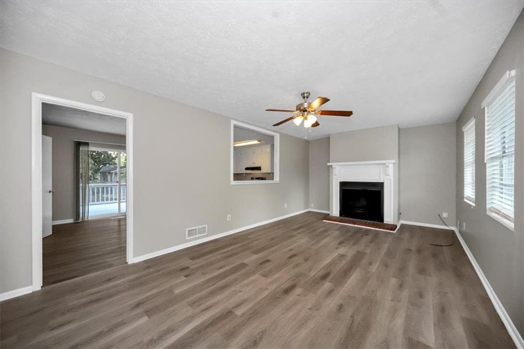 3 bedroom, 2 bathroom, 1,877 sq ft single family residence under contract at 139 Caldwell Drive, Hampton, GA 30228 — photo 9