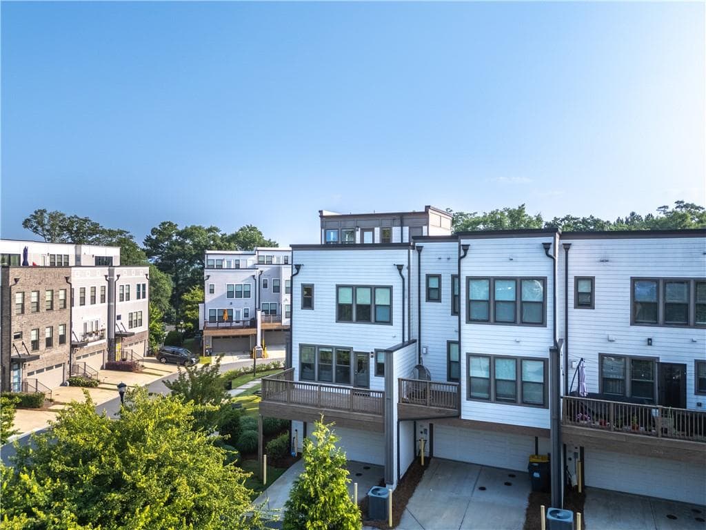 3 bedroom, 5 bathroom, 2,184 sq ft townhouse for rent at 2076 Holtz Lane, Atlanta, GA 30318 for $3,795 a month — photo 2