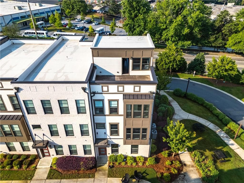 3 bedroom, 5 bathroom, 2,184 sq ft townhouse for rent at 2076 Holtz Lane, Atlanta, GA 30318 for $3,795 a month — photo 6