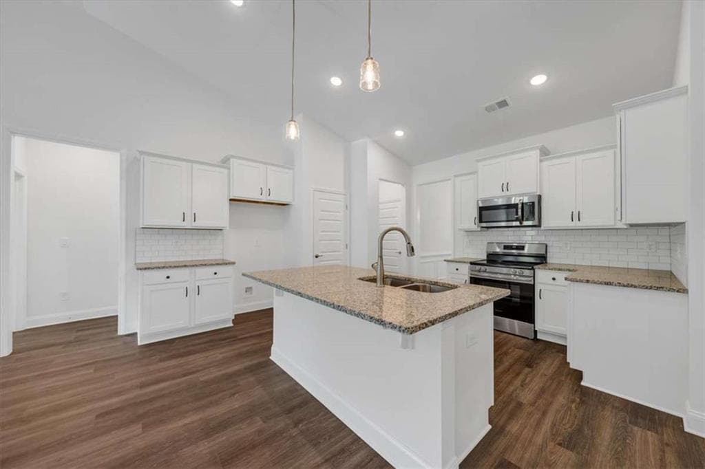 4 bedroom, 2 bathroom, 2,100 sq ft single family residence for sale at 305 Angela Avenue, Bowdon, GA 30108 — photo 3