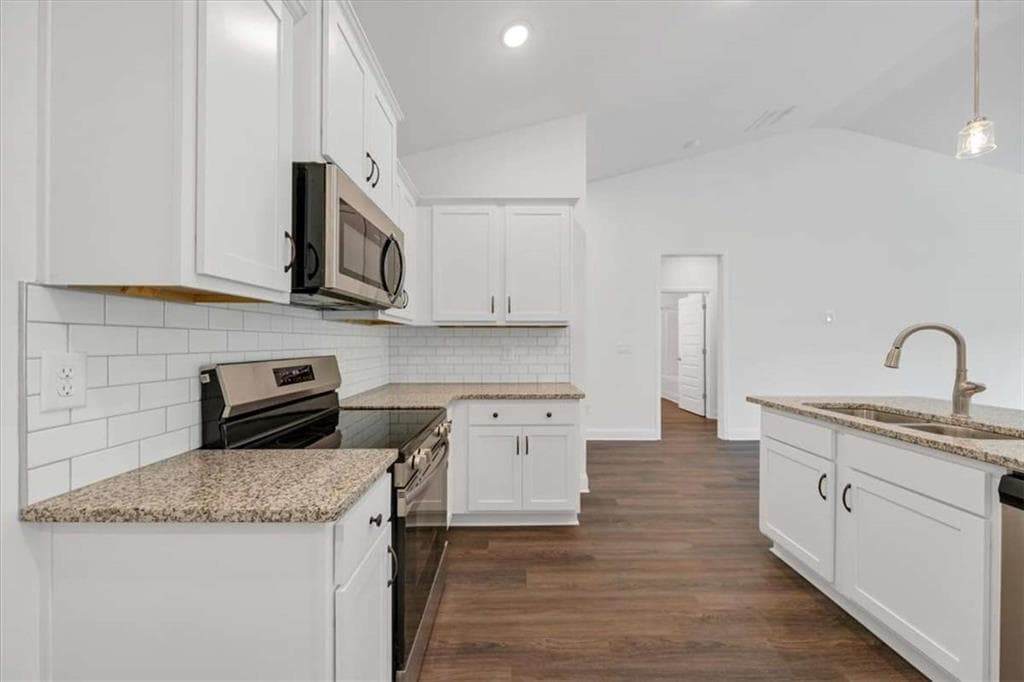 4 bedroom, 2 bathroom, 2,100 sq ft single family residence for sale at 305 Angela Avenue, Bowdon, GA 30108 — photo 4
