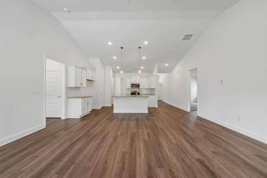4 bedroom, 2 bathroom, 2,100 sq ft single family residence for sale at 305 Angela Avenue, Bowdon, GA 30108 — photo 6