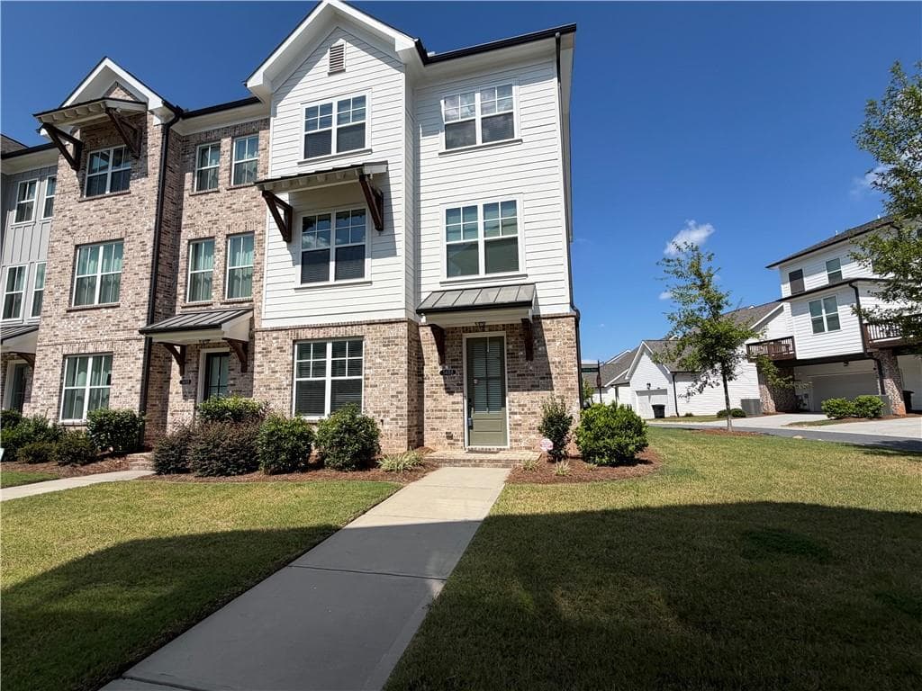 4 bedroom, 4 bathroom, 2,235 sq ft townhouse for sale at 3488 Reaping Ridge, Suwanee, GA 30024 — photo 3