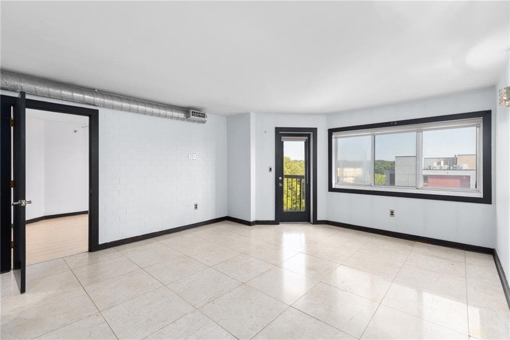 2 bedroom, 2 bathroom, 1,109 sq ft condominium for sale at 795 Hammond Drive 1013, Sandy Springs, GA 30328 — photo 7