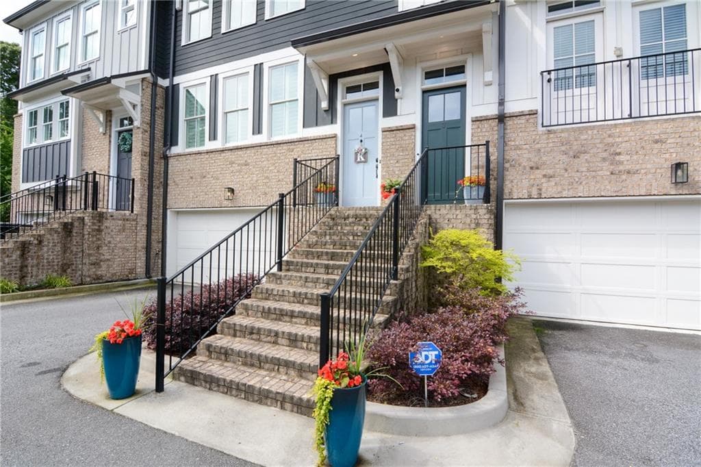 4 bedroom, 4 bathroom, 2,604 sq ft townhouse for sale at 370 Thrasher Street 4, Norcross, GA 30071 — photo 4