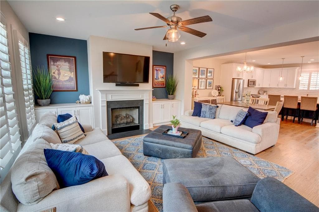 4 bedroom, 4 bathroom, 2,604 sq ft townhouse for sale at 370 Thrasher Street 4, Norcross, GA 30071 — photo 2