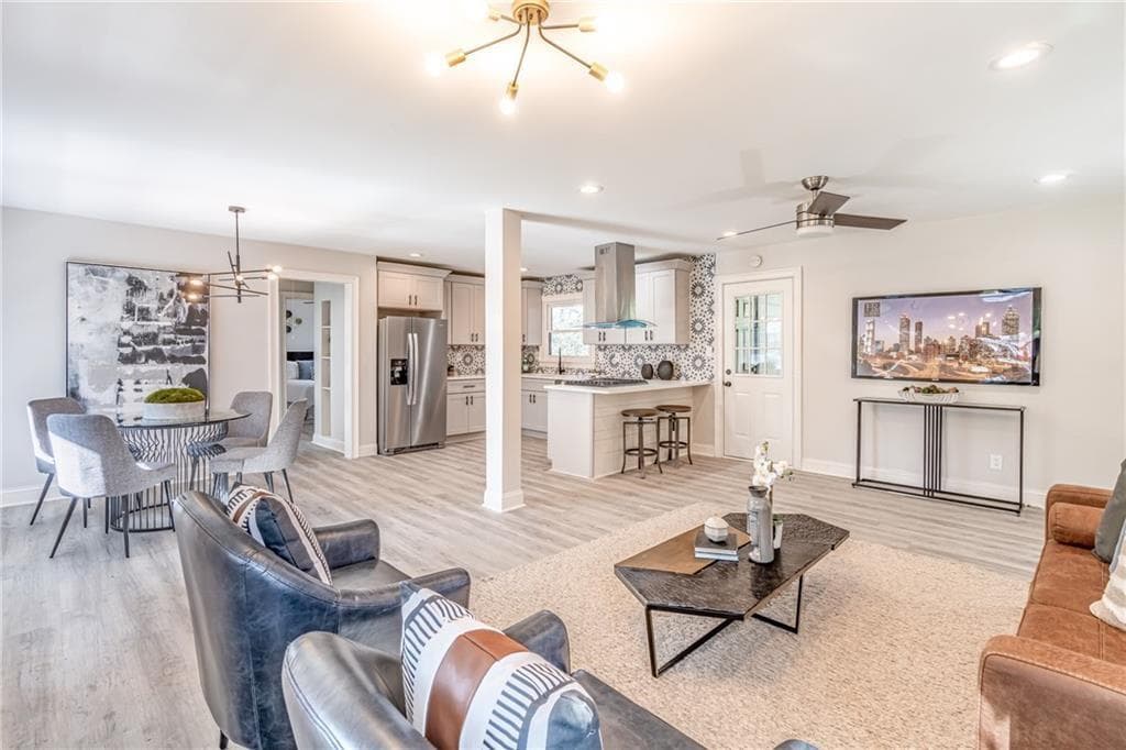 2 bedroom, 1 bathroom, 1,003 sq ft single family residence for sale at 2272 Wallace Drive, Chamblee, GA 30341 — photo 6