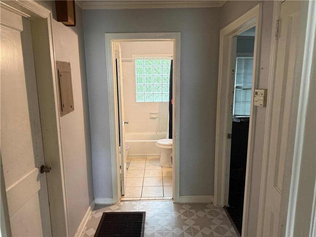 2 bedroom, 1 bathroom, 903 sq ft single family residence for sale at 204 Birch Street, Hapeville, GA 30354 — photo 9
