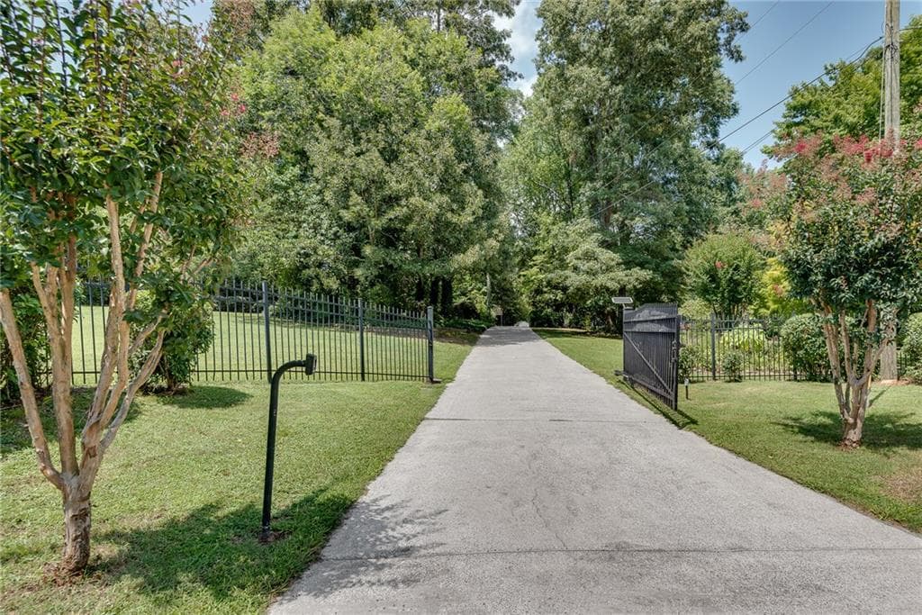 4 bedroom, 3 bathroom, 3,246 sq ft single family residence for sale at 143 Barnard Road, Cohutta, GA 30710 — photo 2