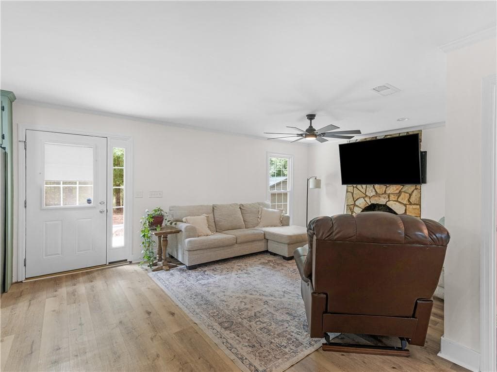 3 bedroom, 2 bathroom, 1,458 sq ft single family residence under contract at 1301 Marshall Store Road, Watkinsville, GA 30677 — photo 3