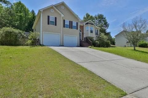 5 bedroom, 3 bathroom, 2,690 sq ft single family residence for sale at 1322 Dodger Way, Lawrenceville, GA 30045 — photo 2