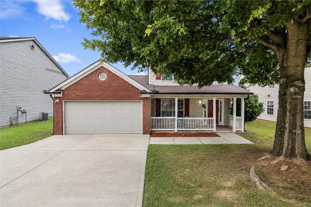 4 bedroom, 3 bathroom, 1,771 sq ft single family residence under contract at 3342 Waggoner Lane, Rex, GA 30273 — photo 2