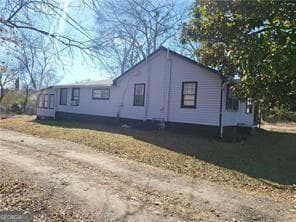 2 bedroom, 2 bathroom, 1,508 sq ft single family residence for sale at 2455 Lake Harbin Road, Morrow, GA 30260 — photo 4