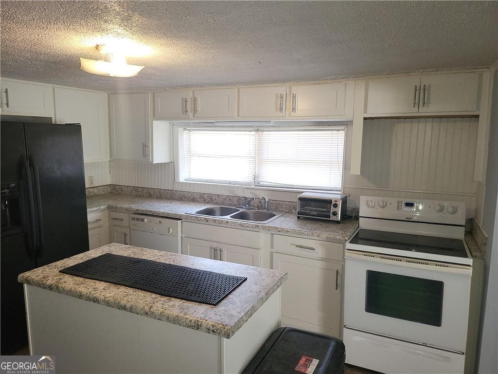 2 bedroom, 2 bathroom, 1,508 sq ft single family residence for sale at 2455 Lake Harbin Road, Morrow, GA 30260 — photo 7