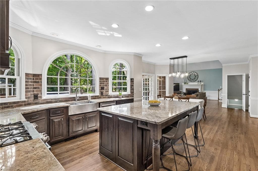 5 bedroom, 5 bathroom, 5,125 sq ft single family residence under contract at 10755 Carrara Cove, Alpharetta, GA 30022 — photo 8