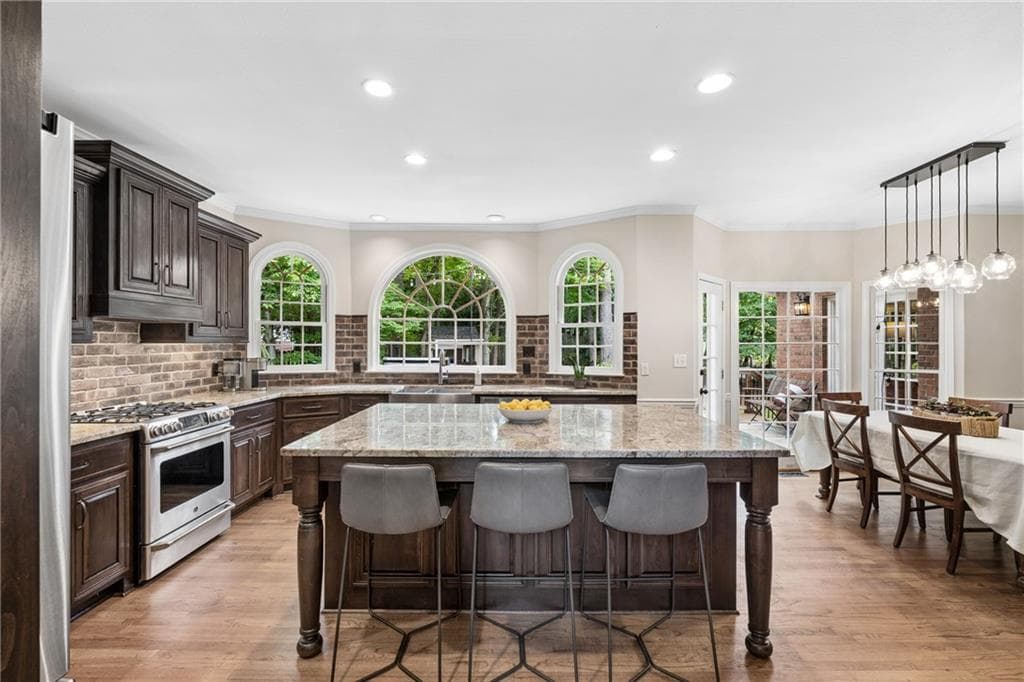 5 bedroom, 5 bathroom, 5,125 sq ft single family residence under contract at 10755 Carrara Cove, Alpharetta, GA 30022 — photo 9