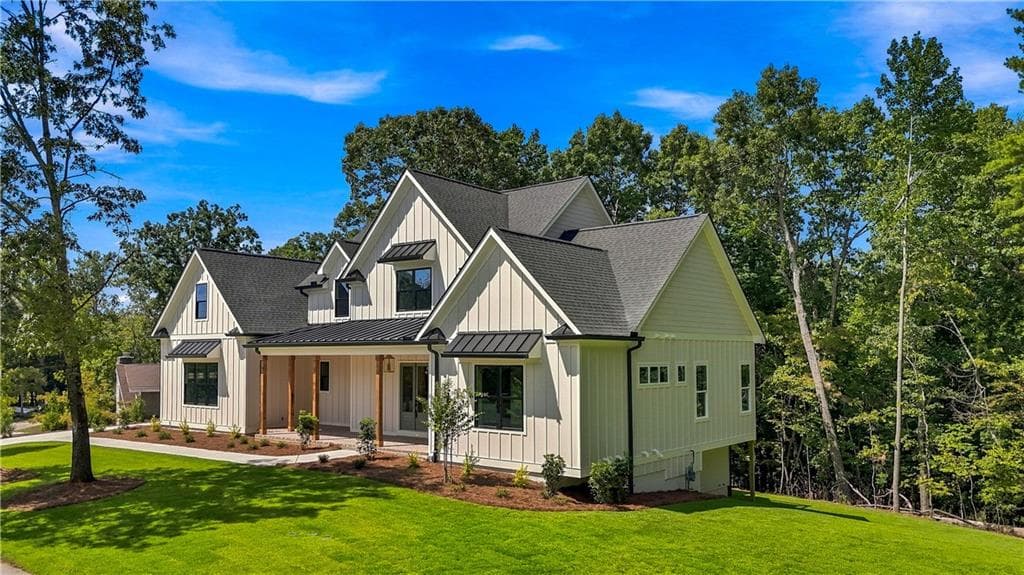 5 bedroom, 6 bathroom, 6,811 sq ft single family residence for sale at 5990 Warpath Road, Flowery Branch, GA 30542 — photo 2