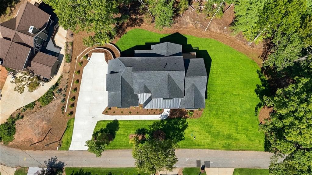 5 bedroom, 6 bathroom, 6,811 sq ft single family residence for sale at 5990 Warpath Road, Flowery Branch, GA 30542 — photo 7