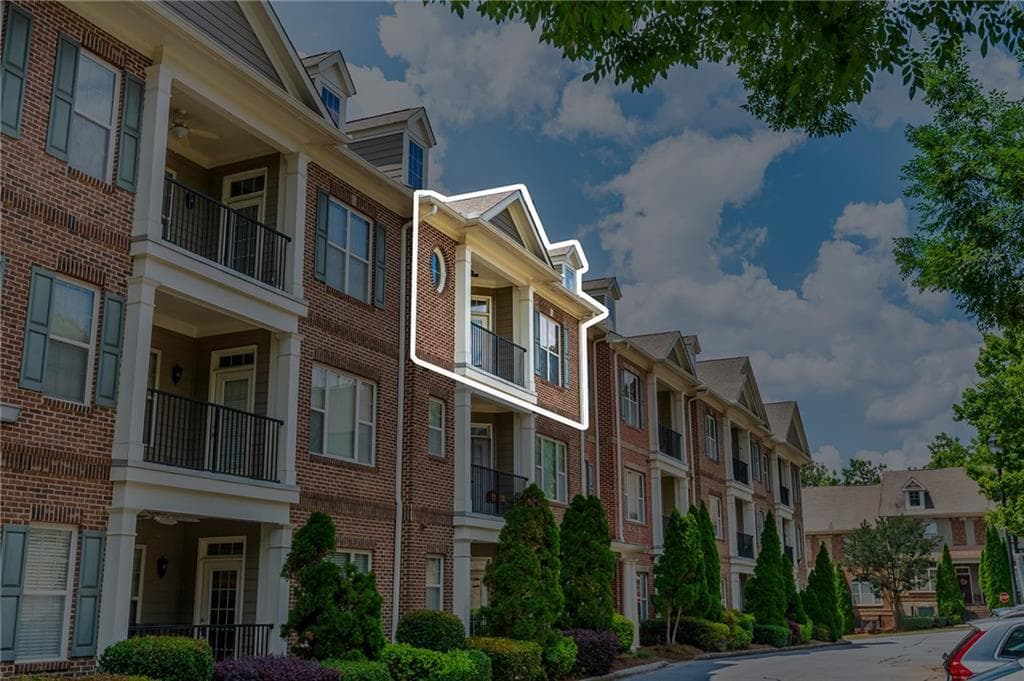 1 bedroom, 1 bathroom, 960 sq ft condominium under contract at 7265 Glisten Avenue 132, Atlanta, GA 30328 — photo 3