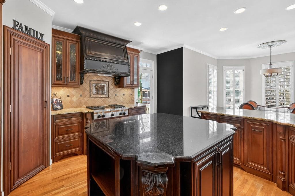 6 bedroom, 5 bathroom, 5,362 sq ft single family residence for sale at 14530 Creek Club Drive, Milton, GA 30004 — photo 4