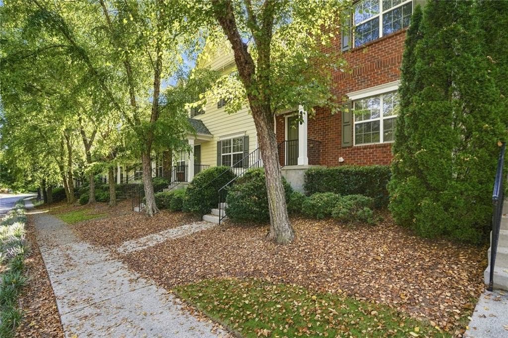2 bedroom, 3 bathroom, 2,640 sq ft townhouse for rent at 819 Society Court, Woodstock, GA 30188 for $1,950 a month — photo 3