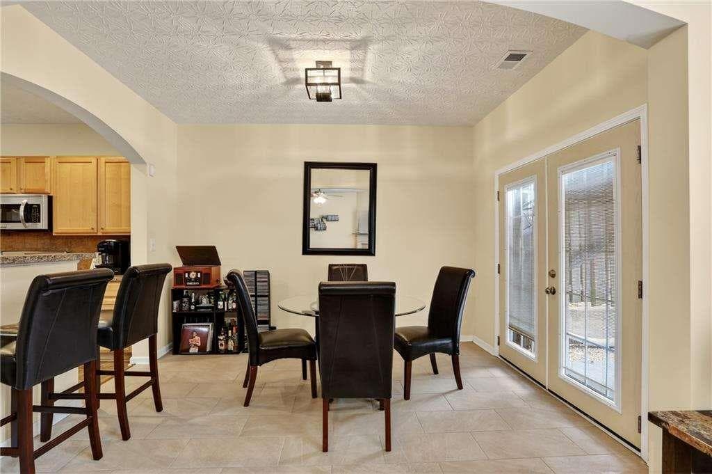 3 bedroom, 3 bathroom, 1,783 sq ft townhouse for sale at 5556 Cascade Run, South Fulton, GA 30336 — photo 4
