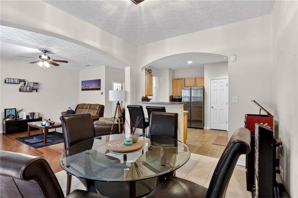 3 bedroom, 3 bathroom, 1,783 sq ft townhouse for sale at 5556 Cascade Run, South Fulton, GA 30336 — photo 5