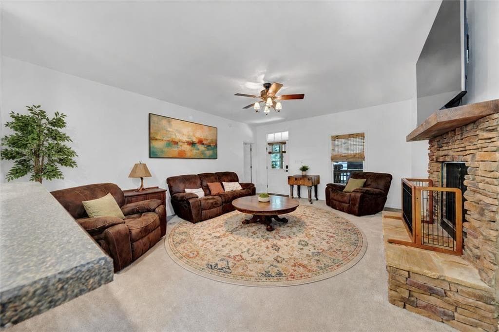 3 bedroom, 2 bathroom, 1,956 sq ft single family residence for sale at 517 Franklin Goldmine Road, Cumming, GA 30028 — photo 4