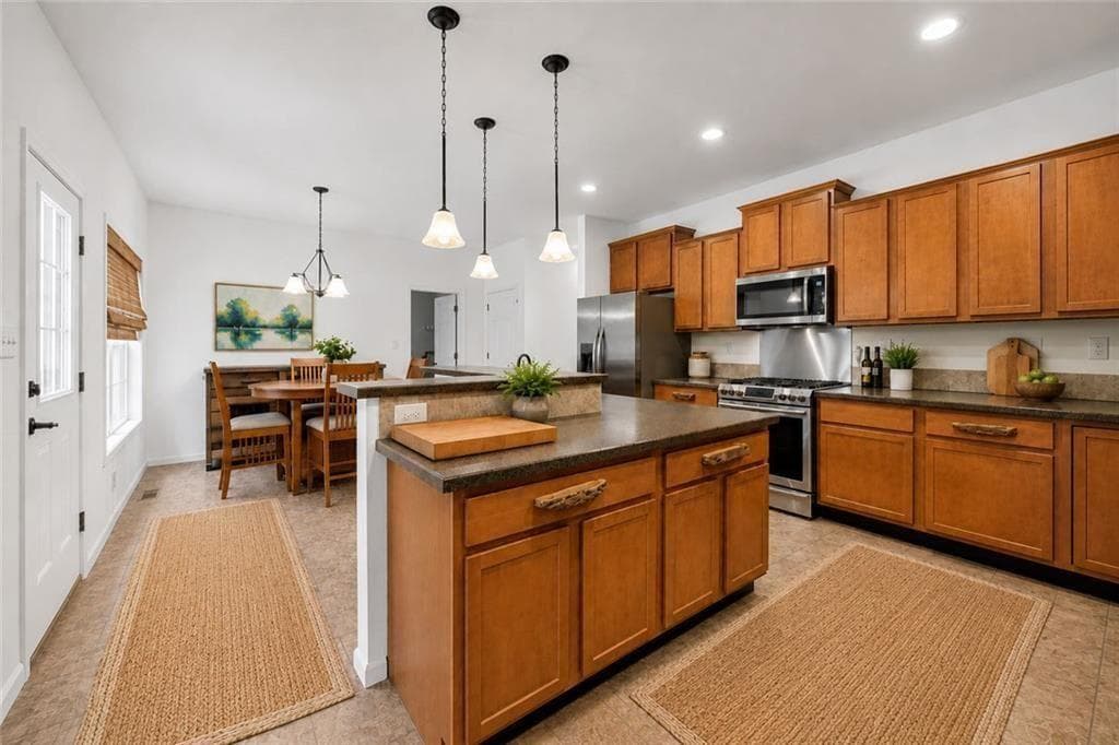 3 bedroom, 2 bathroom, 1,956 sq ft single family residence for sale at 517 Franklin Goldmine Road, Cumming, GA 30028 — photo 7