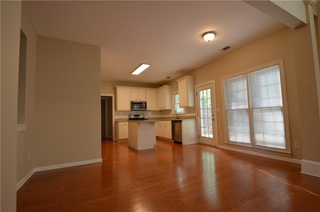 4 bedroom, 3 bathroom, 2,865 sq ft single family residence for rent at 2076 Fairport Way, Marietta, GA 30062 for $2,800 a month — photo 7