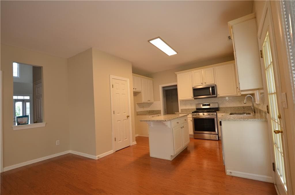 4 bedroom, 3 bathroom, 2,865 sq ft single family residence for rent at 2076 Fairport Way, Marietta, GA 30062 for $2,800 a month — photo 8