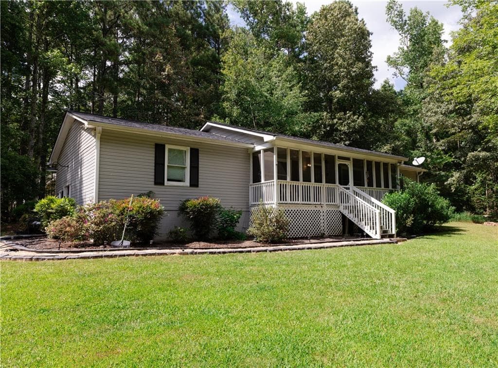 4 bedroom, 2 bathroom, 1,764 sq ft single family residence for sale at 2641 E Hermitage Road, Kingston, GA 30145 — photo 2