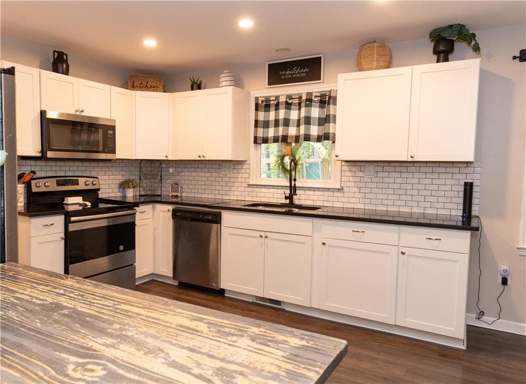 4 bedroom, 2 bathroom, 1,764 sq ft single family residence for sale at 2641 E Hermitage Road, Kingston, GA 30145 — photo 9