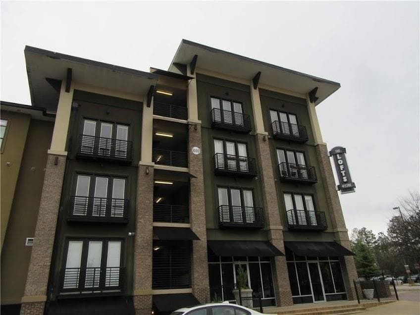 1 bedroom, 1 bathroom, 794 sq ft condominium for rent at 5300 Peachtree Road 3401, Chamblee, GA 30341 for $1,600 a month — photo 1 of 10