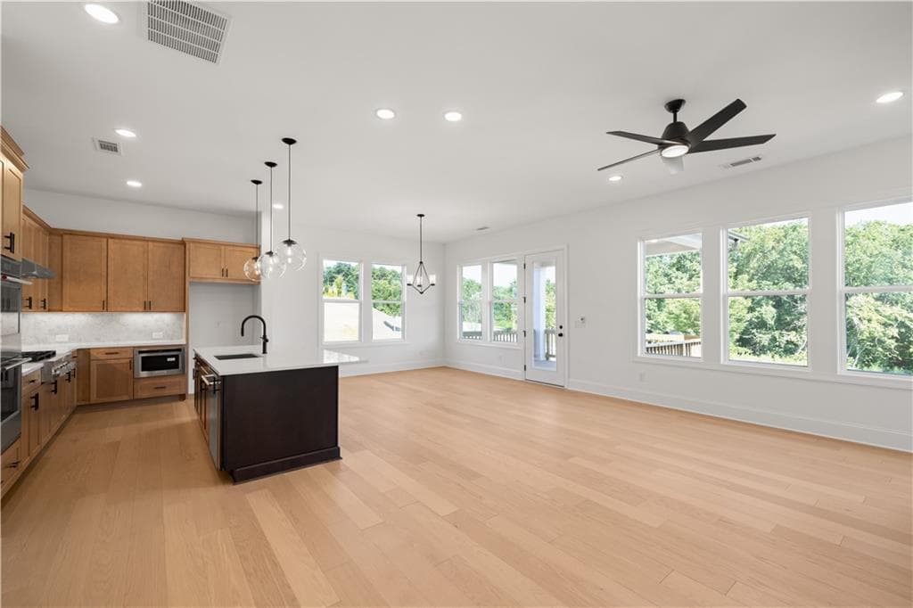 4 bedroom, 3 bathroom, 2,661 sq ft single family residence for sale at 1027 Winding Branch Drive, Canton, GA 30114 — photo 9