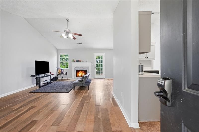 3 bedroom, 2 bathroom, 1,407 sq ft single family residence for sale at 695 Amelia Grove Lane, Lawrenceville, GA 30045 — photo 3