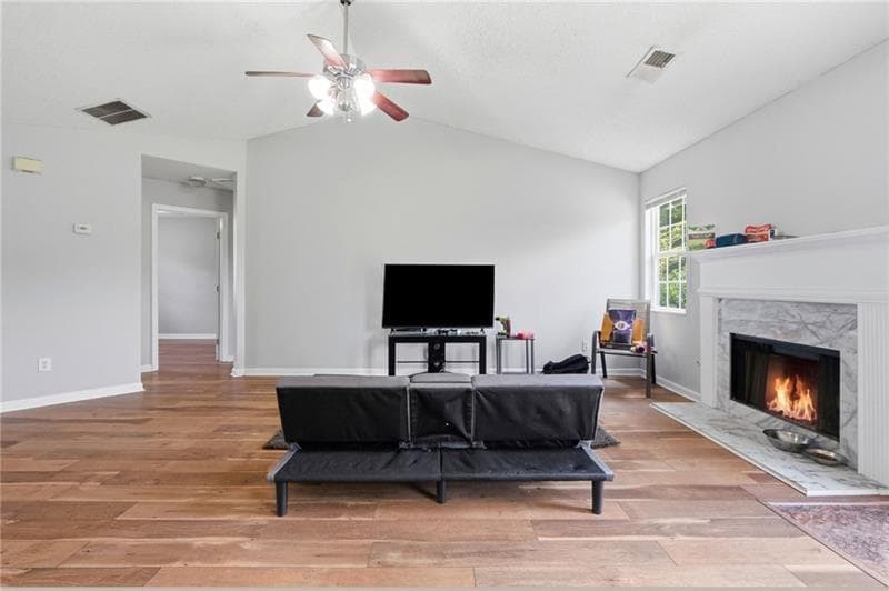 3 bedroom, 2 bathroom, 1,407 sq ft single family residence for sale at 695 Amelia Grove Lane, Lawrenceville, GA 30045 — photo 5
